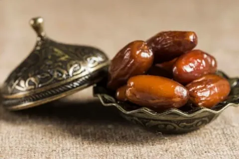 تصویر 3 از قیمت خرید خرما پیارم خوزستان عمده به صرفه و ارزان